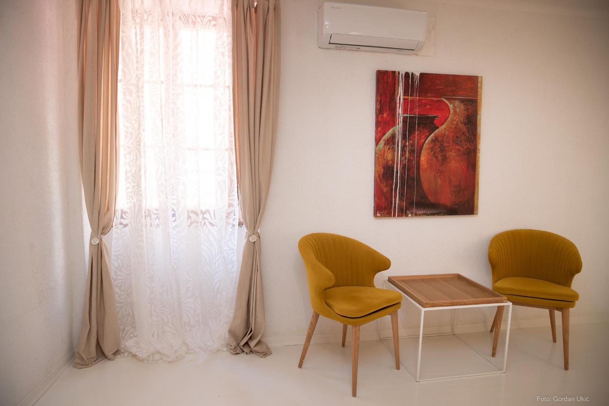 Apartment Jolli Ровінь Екстер'єр фото