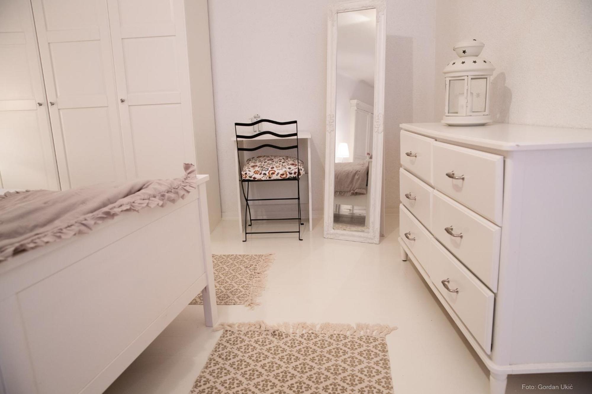 Apartment Jolli Ровінь Екстер'єр фото
