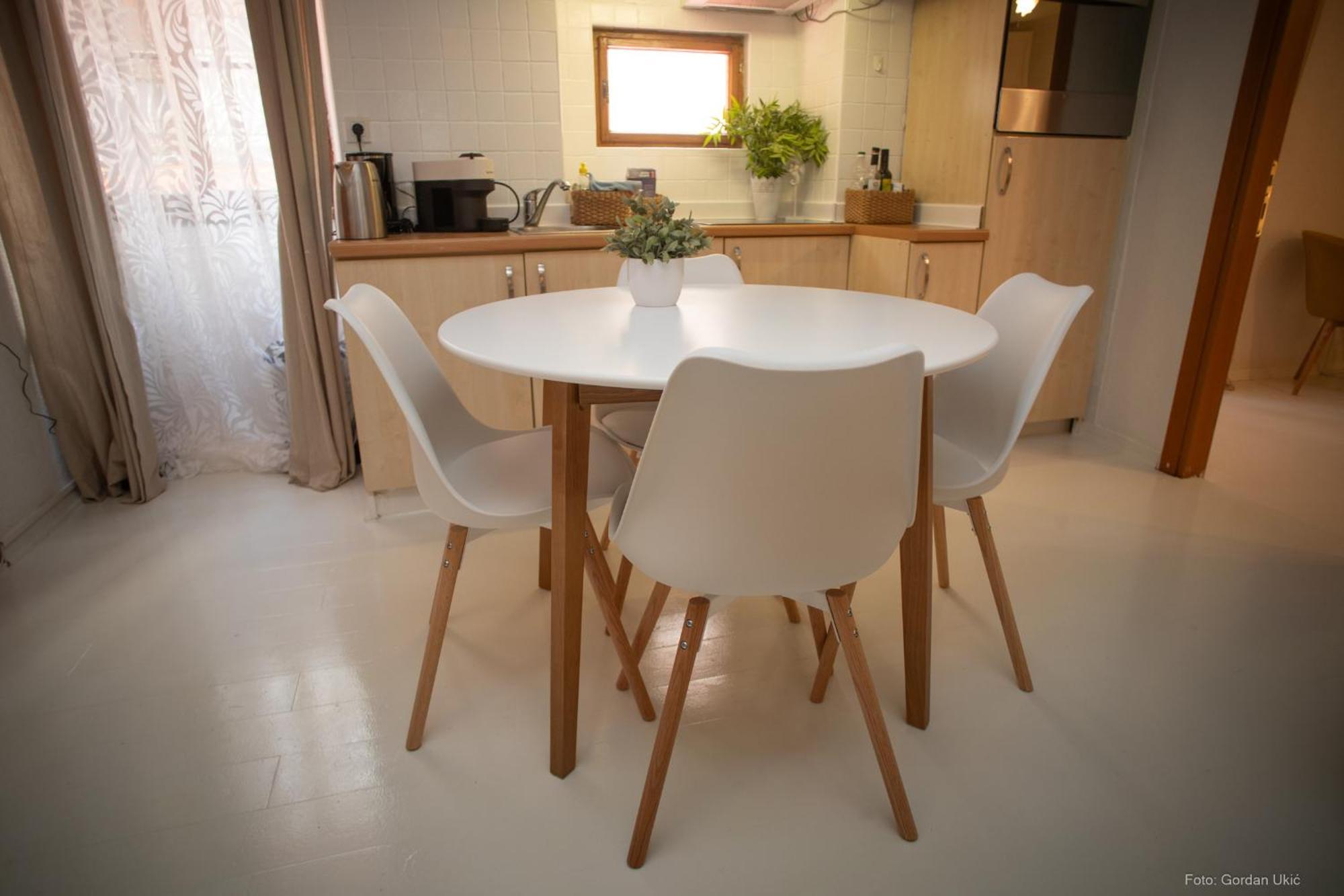 Apartment Jolli Ровінь Екстер'єр фото